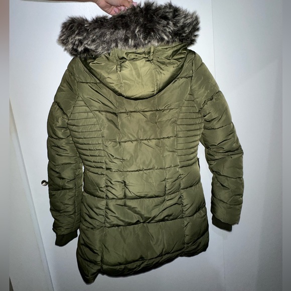 Green puffer coat with removable hood - Picture 2 of 6